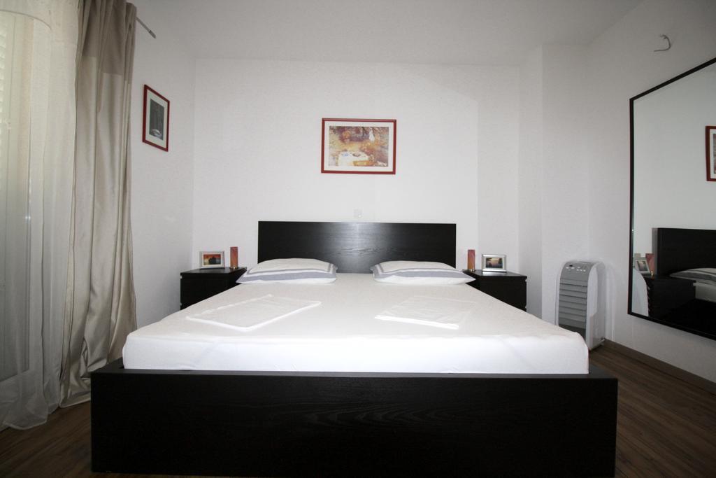 Apartment Dalmatien Traumhaus Макарска Экстерьер фото