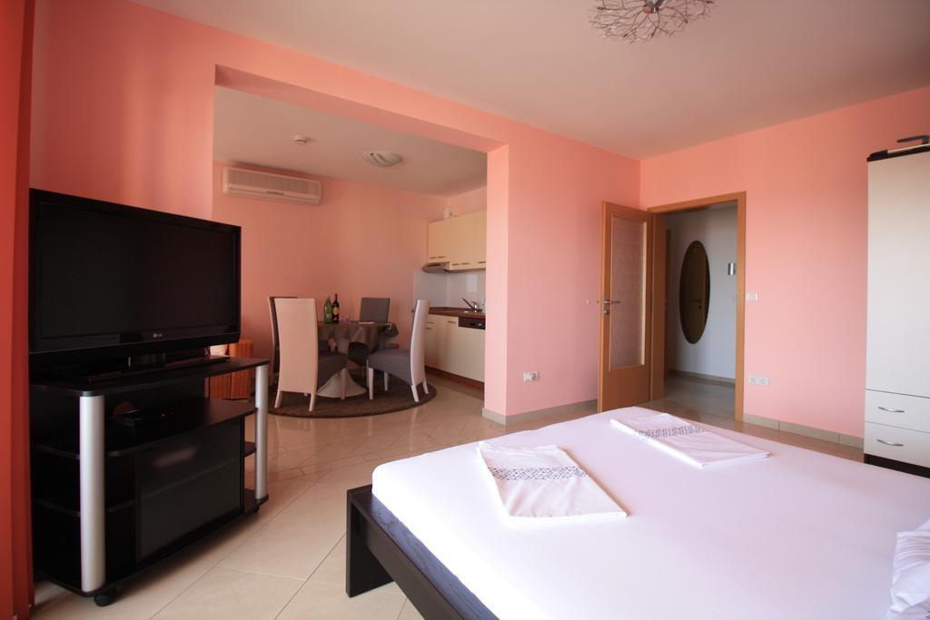 Apartment Dalmatien Traumhaus Макарска Экстерьер фото