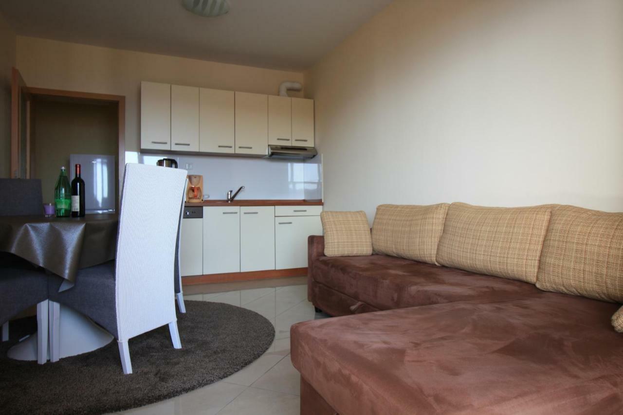 Apartment Dalmatien Traumhaus Макарска Экстерьер фото